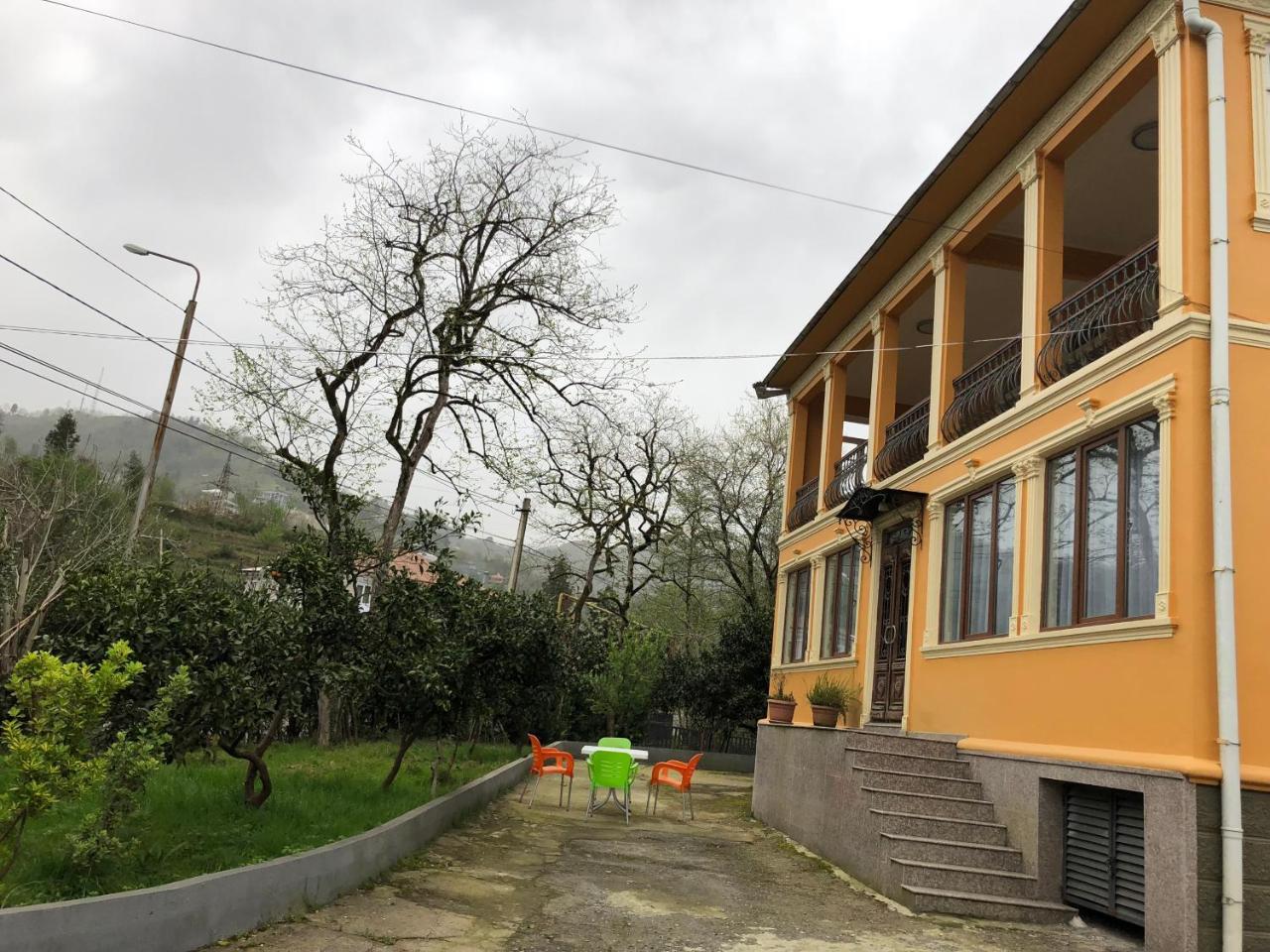 Temo Guest House 10 Batumi Exterior foto